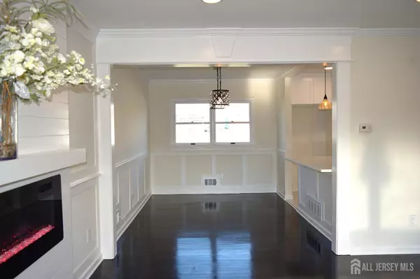 Colonia, NJ 07067,42 Roosevelt AVE