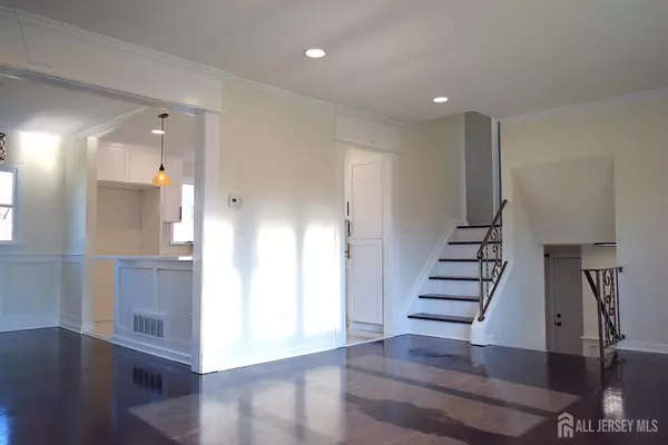 Colonia, NJ 07067,42 Roosevelt AVE