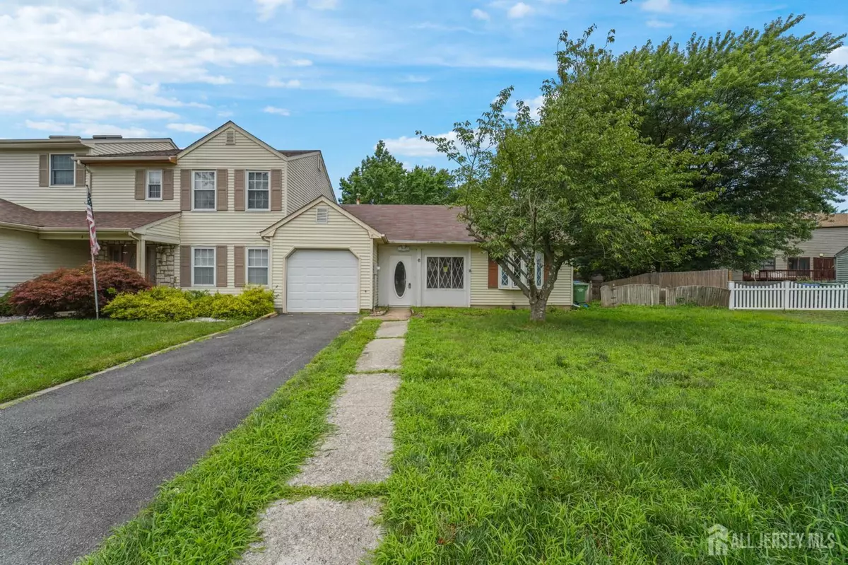 Edison, NJ 08820,6 Woodbury RD