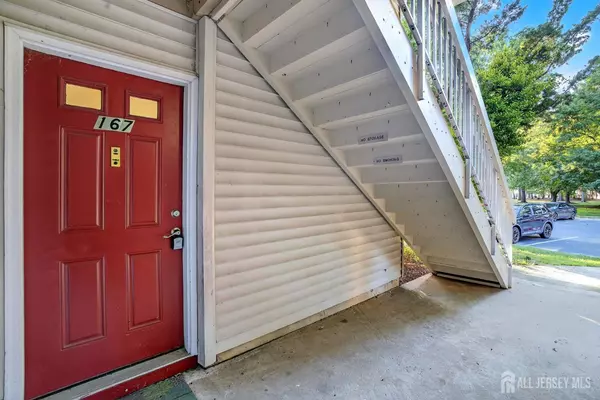 East Brunswick, NJ 08816,167 Applegate LN