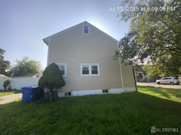 Woodbridge Proper, NJ 07095,15 Wedgewood AVE