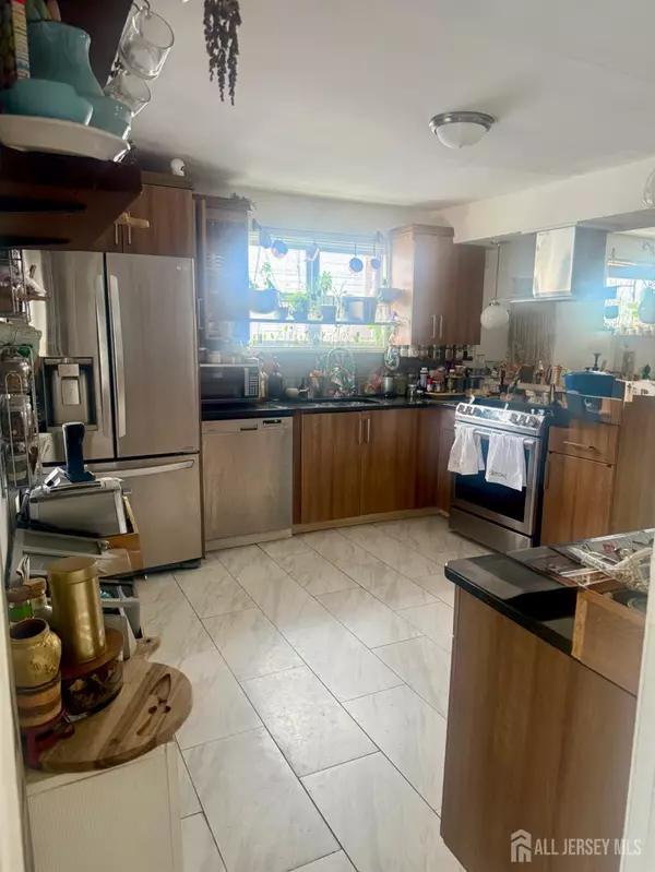 Perth Amboy, NJ 08861,732 Vincent PL