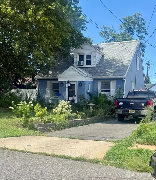 732 Vincent PL, Perth Amboy, NJ 08861