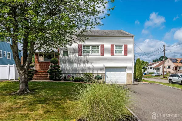 47 De Grasse ST, Fords, NJ 08863