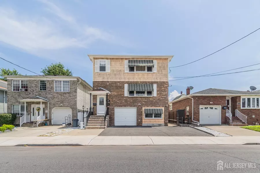 28 N Whittier ST, Carteret, NJ 07008