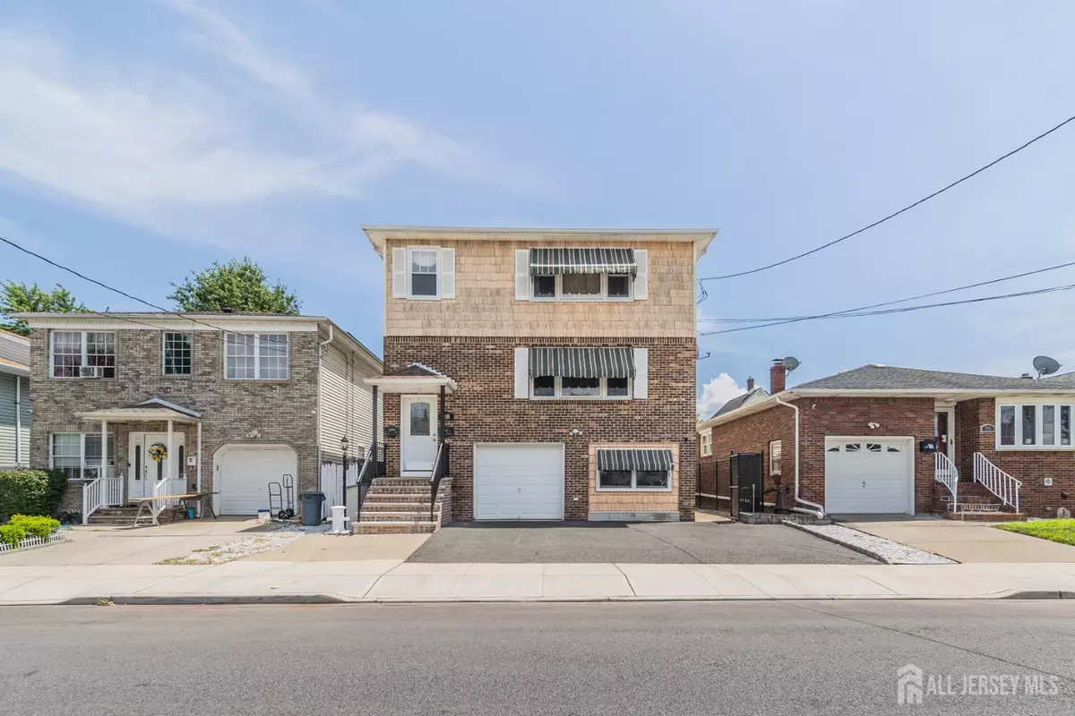 Carteret, NJ 07008,28 N Whittier ST