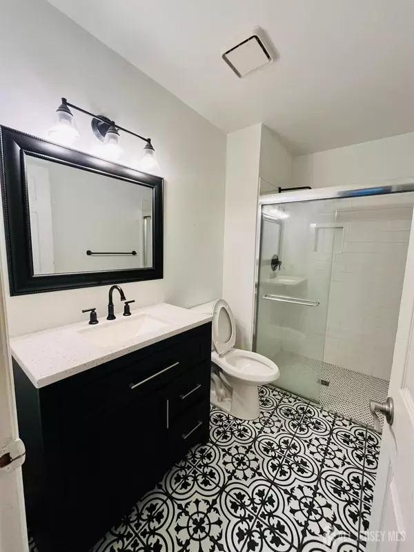 South Brunswick, NJ 08852,4183 Bayberry CT