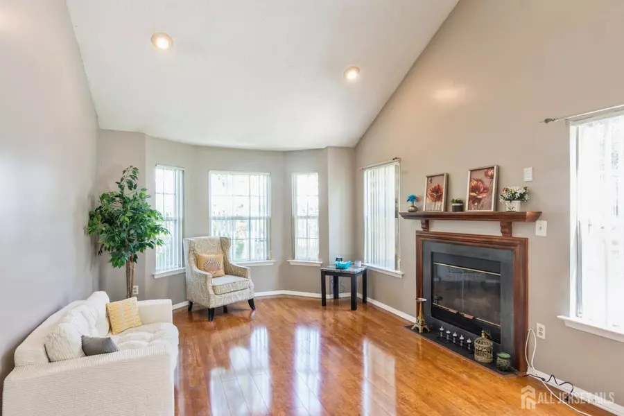 393 Draco RD, Piscataway, NJ 08854