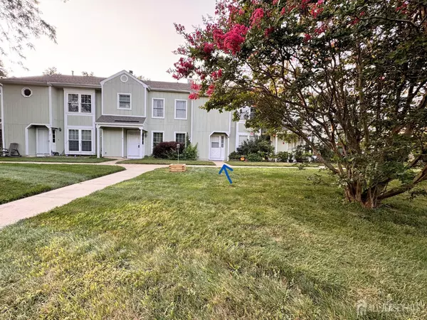 Plainsboro, NJ 08536,4 Pond View DR