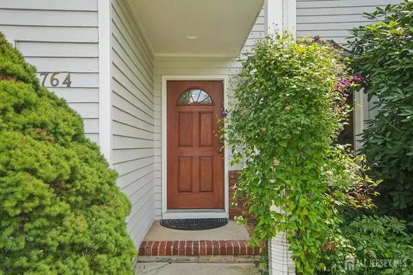764 Vanessa LN, Branchburg, NJ 08853