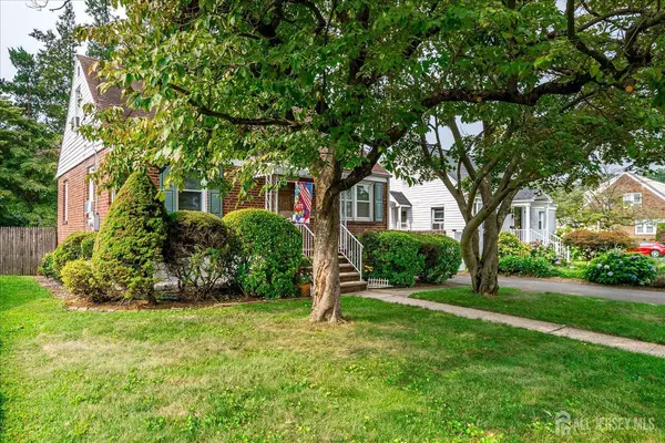 Edison, NJ 08837,275 Hoover AVE