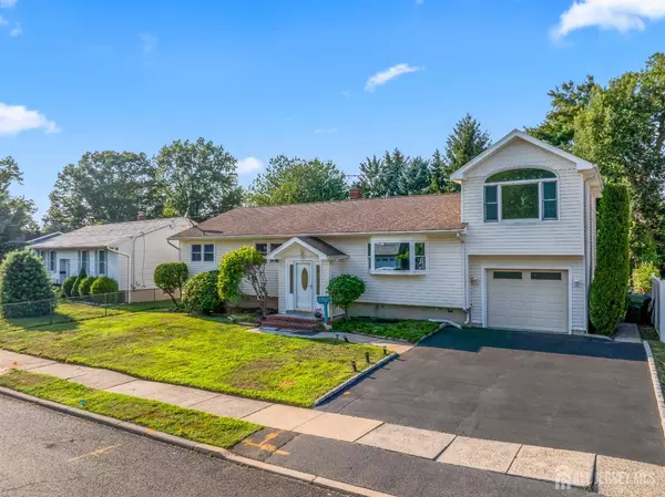 5 Estok RD, Edison, NJ 08817
