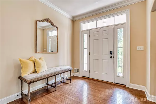 Metuchen, NJ 08840,26 Kentnor ST