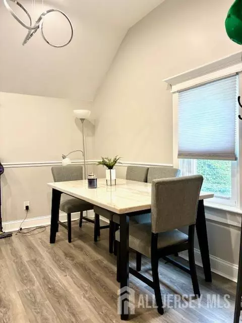 Spotswood, NJ 08884,43 John ST
