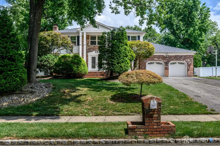 30 Shilling RD, Manalapan, NJ 07726