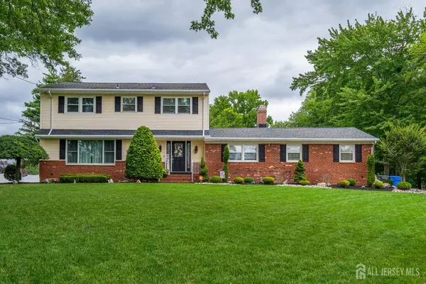 31 Runnymede RD, Colonia, NJ 07067