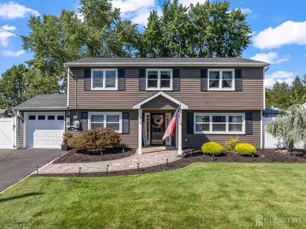 92 Southwood DR, Old Bridge, NJ 08857