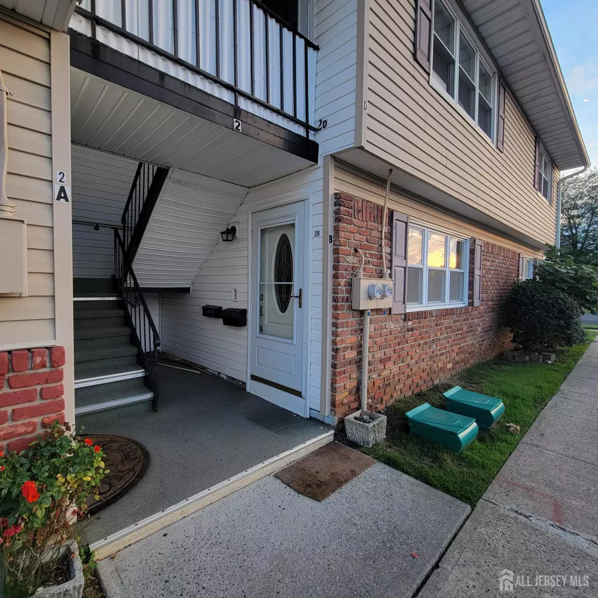 Old Bridge, NJ 07747,2 Maine CT #B