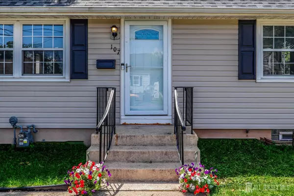 Fords, NJ 08863,107 Corey ST