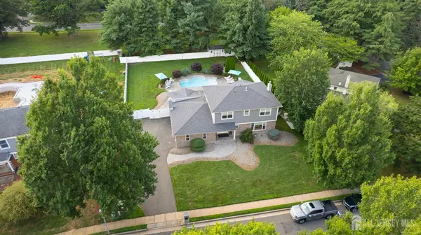2 Alison CT, Marlboro, NJ 07746