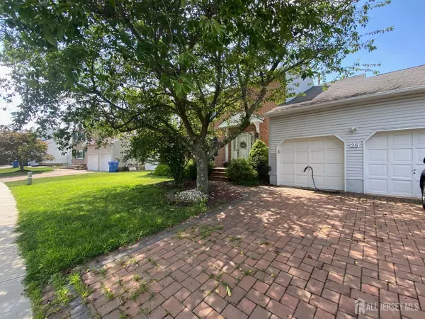 26 Princess DR, North Brunswick, NJ 08902
