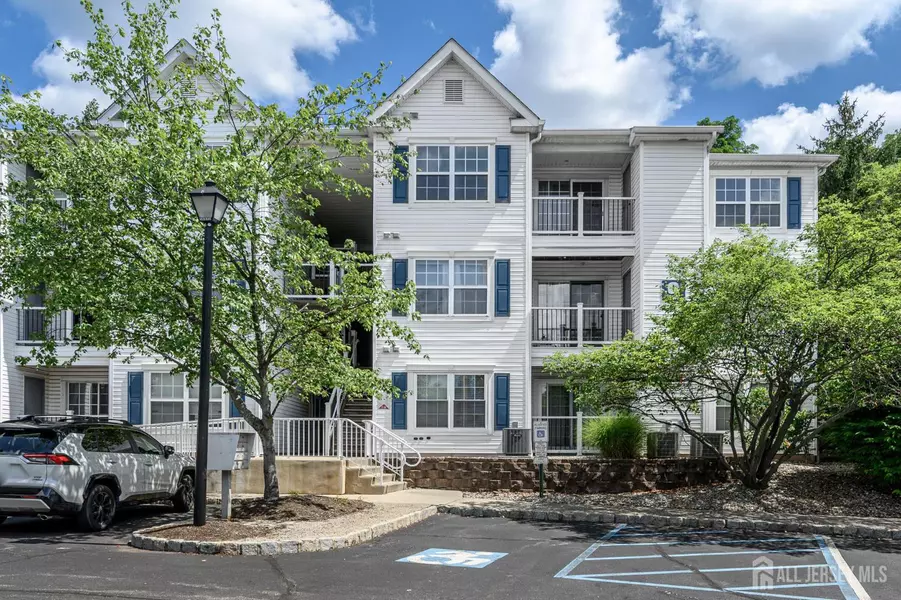 937 Waterford DR, Edison, NJ 08817