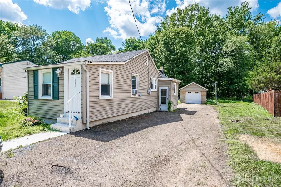 1827 Oak RD, North Brunswick, NJ 08902