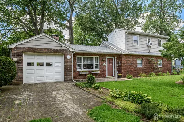 42 Shady Oak ST, Old Bridge, NJ 08857