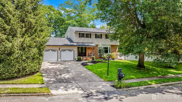 6 Juniper CT, Old Bridge, NJ 08857