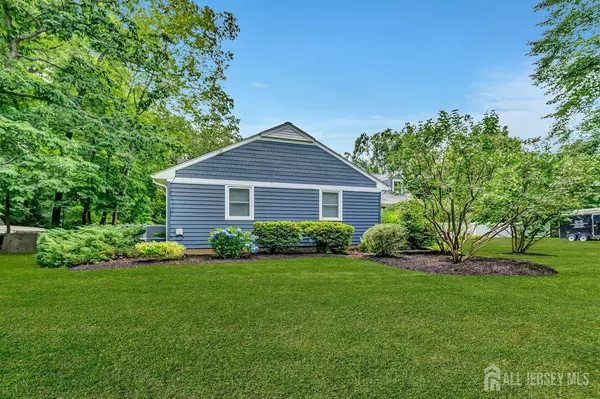 Old Bridge, NJ 07747,14 Wayland DR