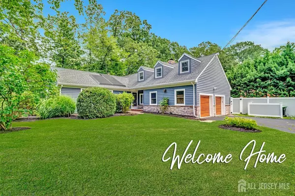 14 Wayland DR, Old Bridge, NJ 07747