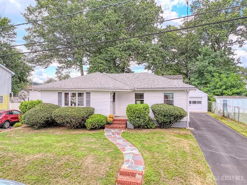22 Mystic ST, Fords, NJ 08863