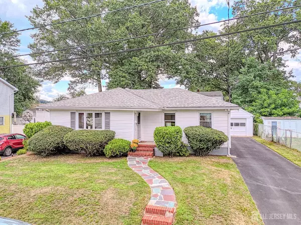 22 Mystic ST, Fords, NJ 08863