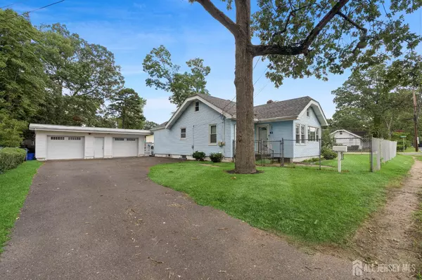 61 Mundy AVE, Spotswood, NJ 08884