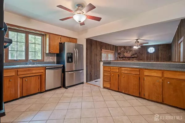 East Brunswick, NJ 08816,12 Francis RD