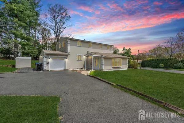 17 Thomas RD, East Brunswick, NJ 08816