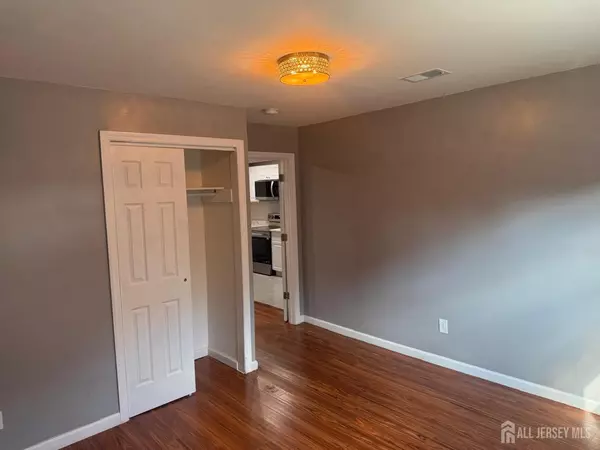 Perth Amboy, NJ 08861,354 Bruck AVE #1