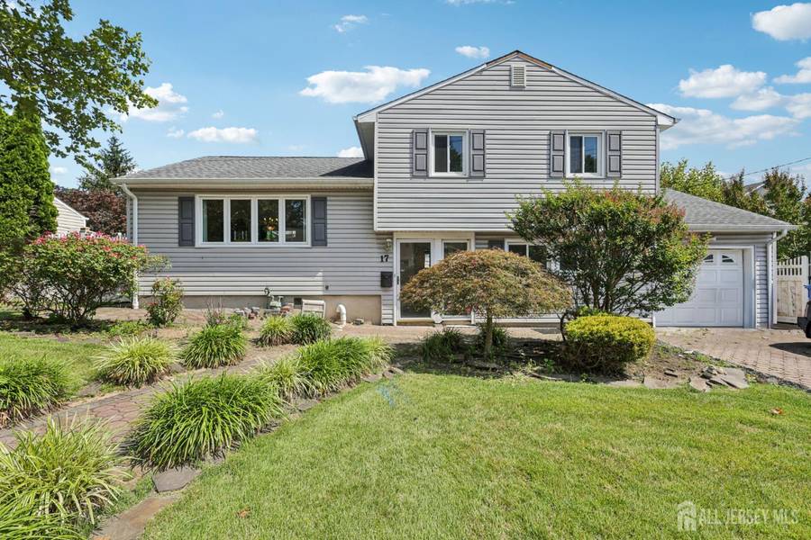 17 Aberdeen AVE, Iselin, NJ 08830