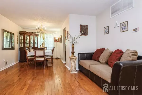 Manalapan, NJ 07726,56 Dortmunder DR