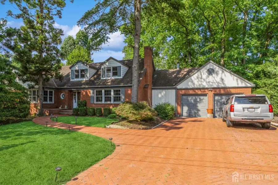 11 Cotter DR, New Brunswick, NJ 08901
