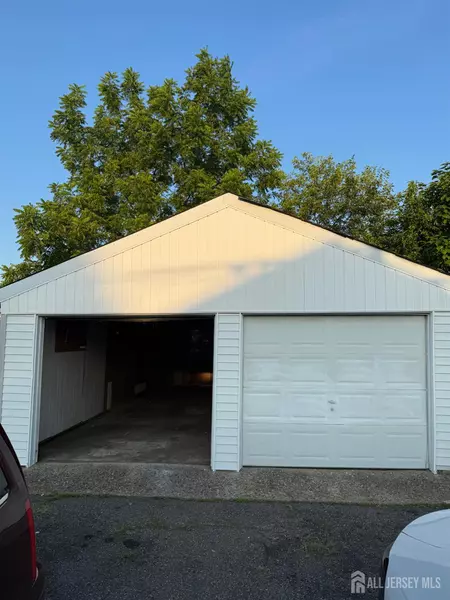 649 Nassau ST, North Brunswick, NJ 08902