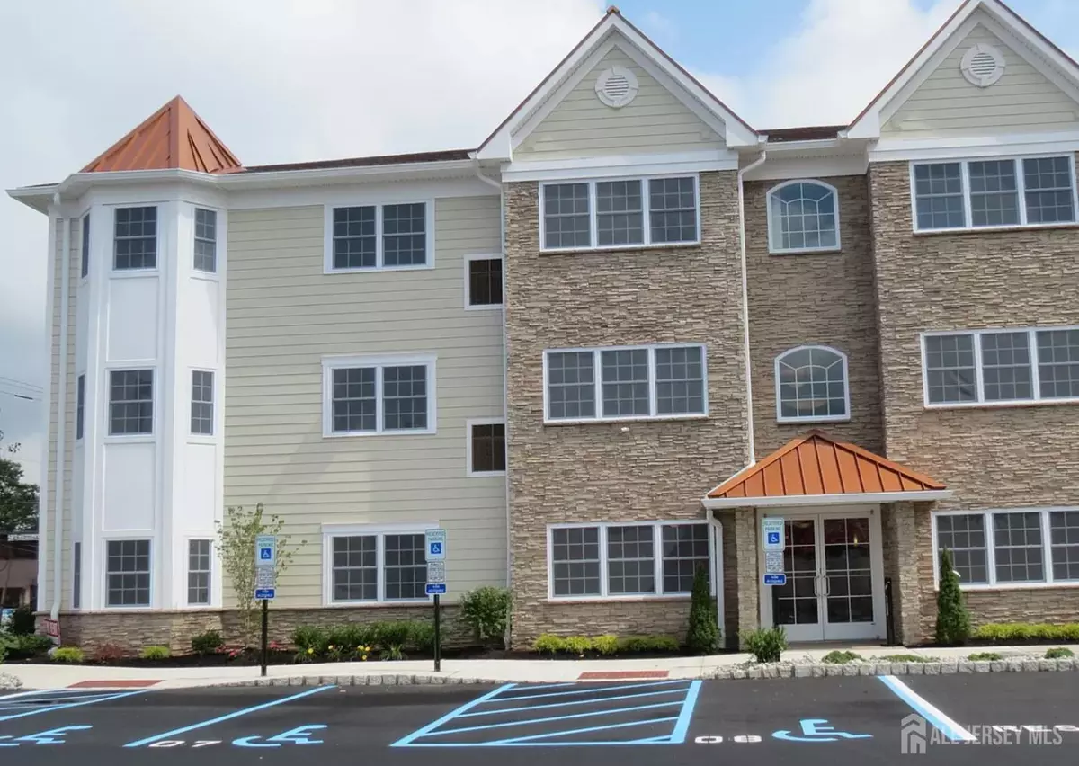 Avenel, NJ 07001,1400 Saint George AVE #303