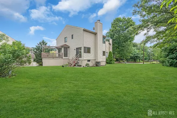 East Brunswick, NJ 08816,3 Redberry CT