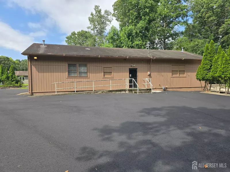 155 Church LN #153, East Brunswick, NJ 08816