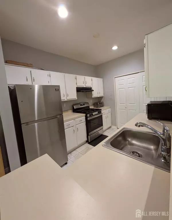 South Brunswick, NJ 08550,6071 Cedar CT