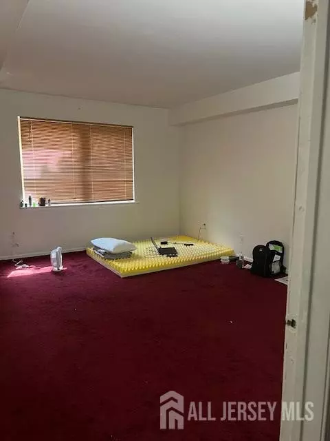 Woodbridge Proper, NJ 07095,124 Beverly Hills TER #A