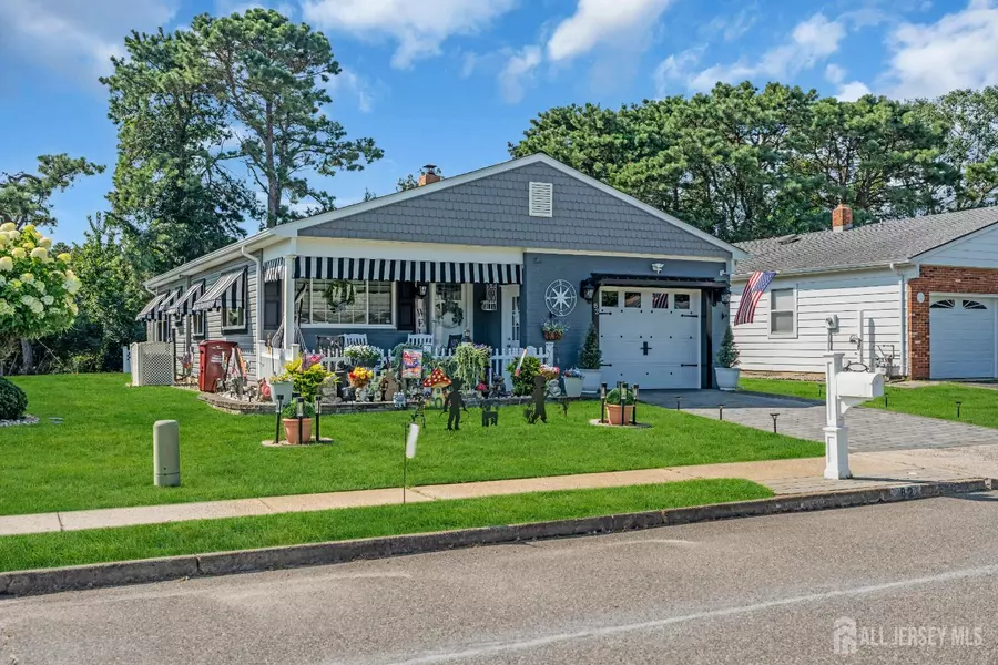 82 Virgin Islands DR, Toms River, NJ 08757