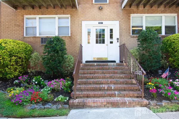 9 KOSTER BLVD #C, Edison, NJ 08820