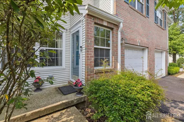 South Brunswick, NJ 08540,302 Berkshire DR