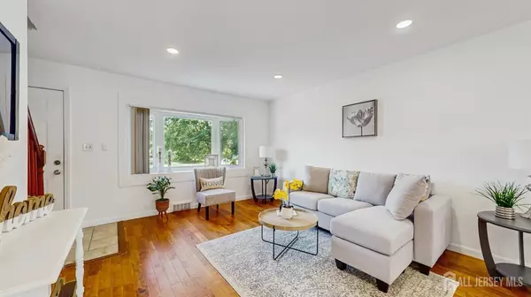 Edison, NJ 08817,12 Bradley DR
